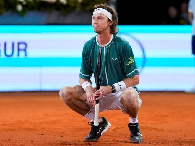 用一脚精准 用一脚精准