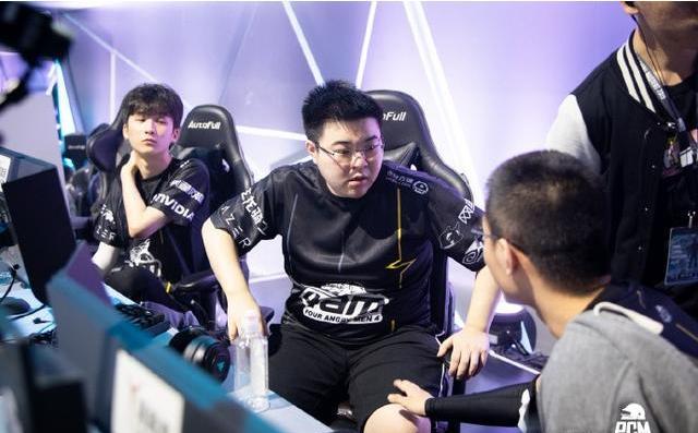 都显得更加 都显得更加